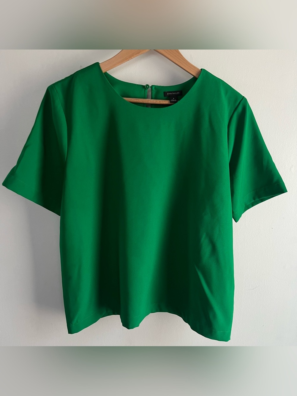 Ann Taylor Women’s M Medium Emerald Green Short Sleeve Blouse Top